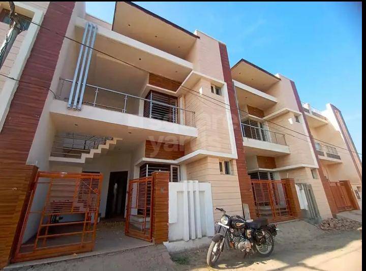 Resale 3 Bedroom 1290 Sq.Ft. Villa in Sector 127 Mohali 4812031