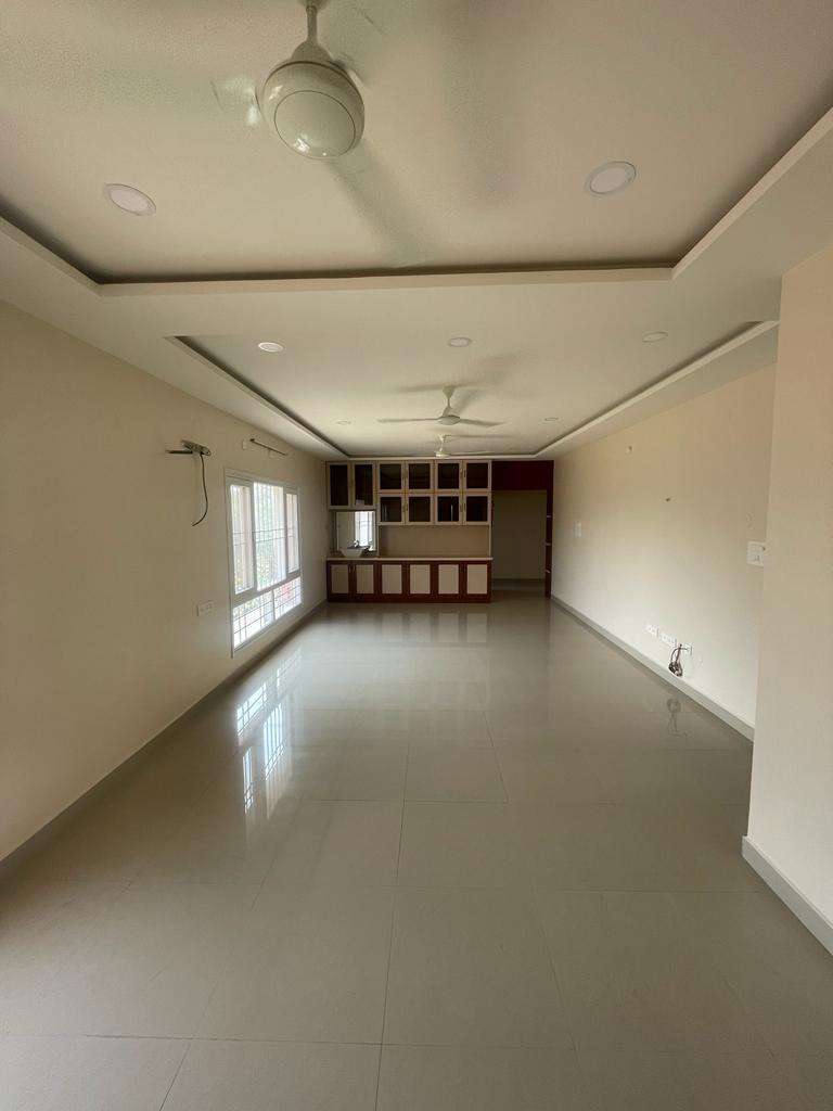 Rental 3 Bedroom 1850 Sq.Ft. Apartment in Gayathri Residency Manikonda
