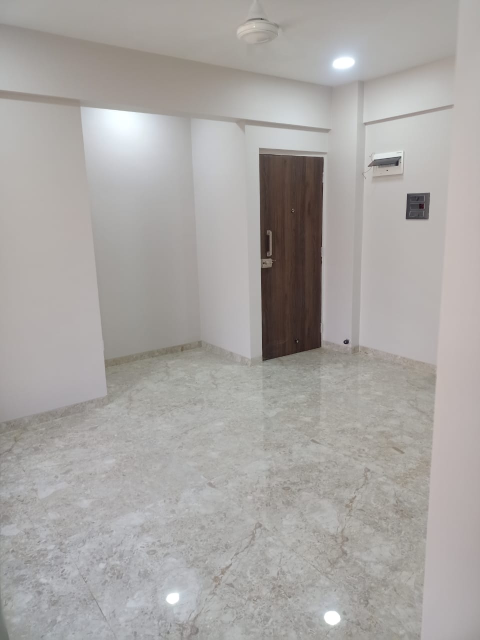 Rental 2 Bedroom 980 Sq.Ft. Apartment in Nahar Jonquille And Jamaica