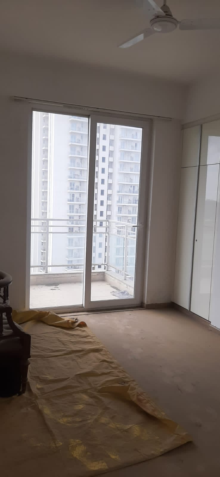 Resale 3 Bedroom 1930 Sq.Ft. Apartment in DLF New Town Heights II