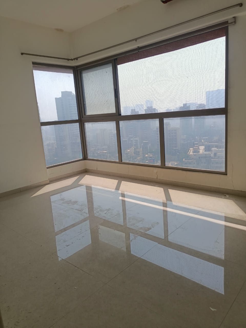 Rental 2.5 Bedroom 921 Sq.Ft. Apartment in The Wadhwa Anmol Fortune