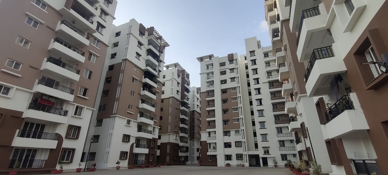 Resale 3 Bedroom 1825 Sq.Ft. Apartment in Greenmark Mayfair Apartments