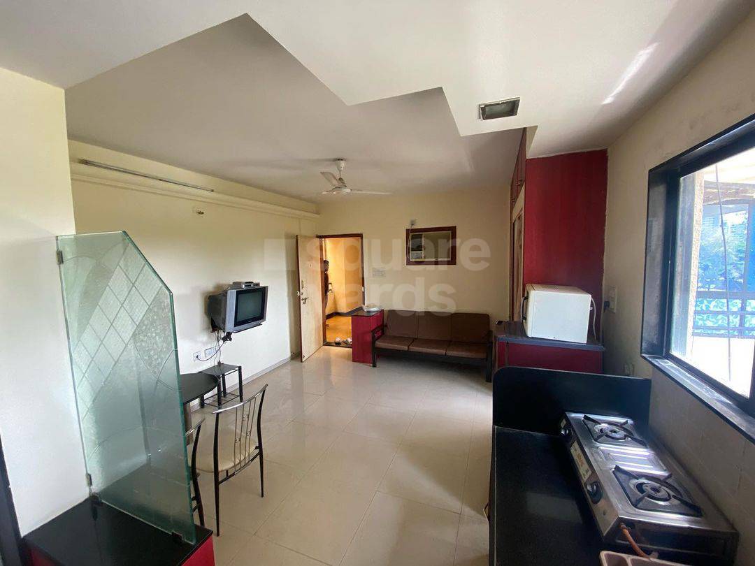 Rental Studio 180 Sq.Ft. Builder Floor in Old Mhada Complex, Malad West