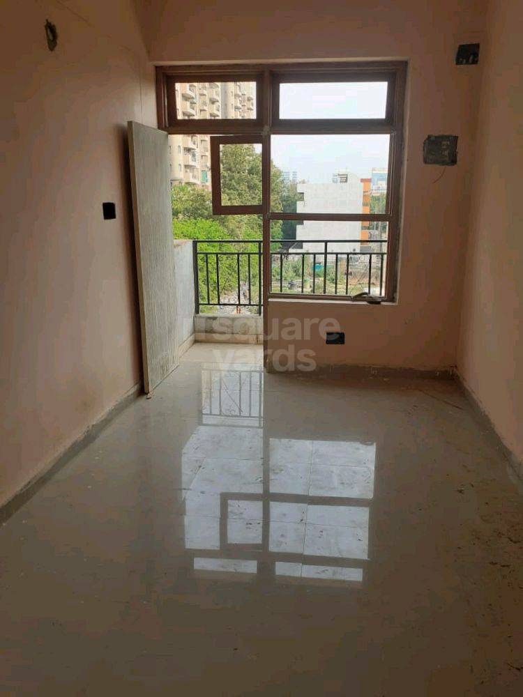 Resale 6+ Bedroom 400 Sq.Yd. Independent House in Uppal Southend, Sector 49 Gurgaon 4905782