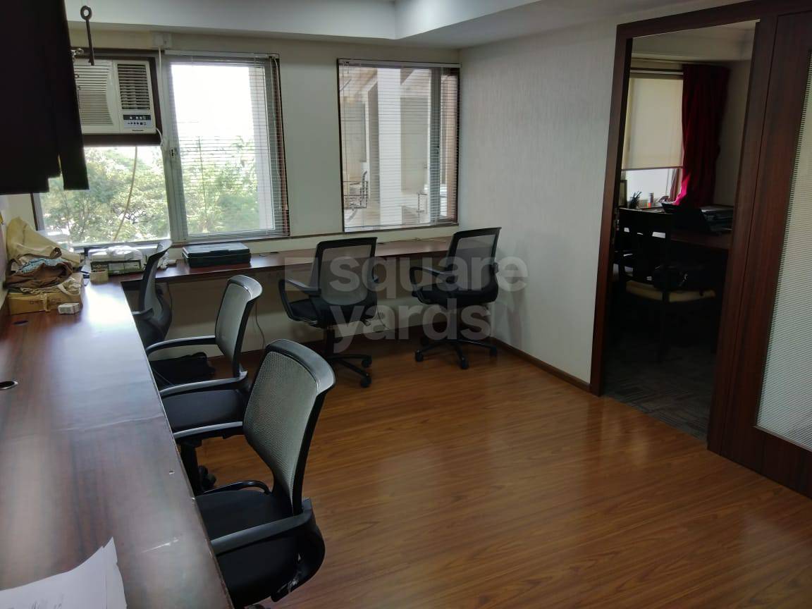 Rental Commercial Office Space 6000 Sq.Ft. in Nariman Point Mumbai