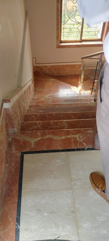 Bathroom in 5 BHK Villa at Andheri West – for Rent
