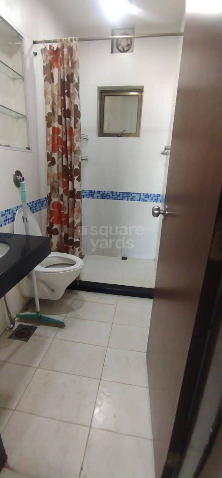 Bathroom, oberoi-springs 2.5 Bedroom 1300 Sq.Ft. Apartment In Andheri West Mumbai 4849731
