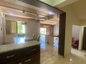 Attached Bathroom in 2.5 BHK Apartment at Oberoi Springs, Andheri West – for Rent