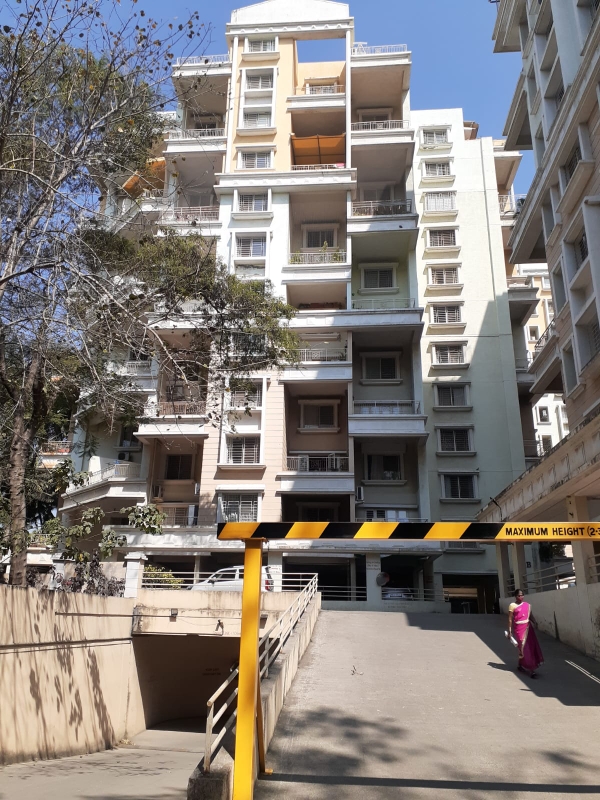 Resale 3 Bedroom 1600 Sq.Ft. Apartment in Paranjape Schemes La Cresta