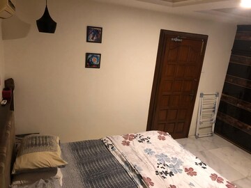Bedroom in 3 BHK Apartment at Juhu – for Rent