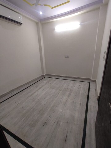 Room in 1 BHK Builder Floor at New Ashok Nagar – for Rent