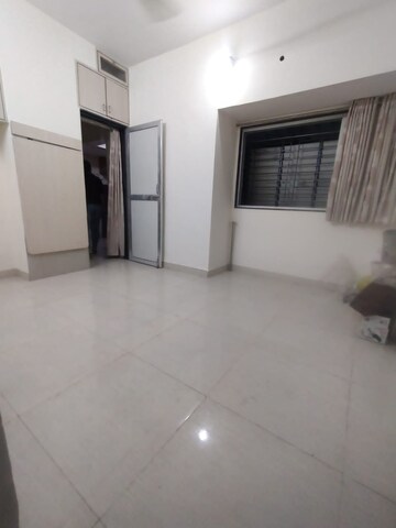 Room in 1 BHK Apartment at Seawoods – for Rent