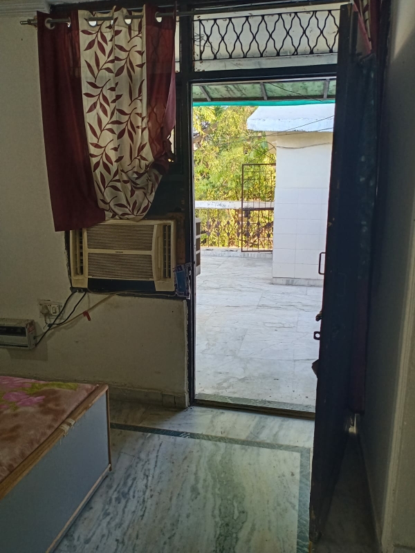 Rental 3 Bedroom 1450 Sq.Ft. Builder Floor in Sainik Colony Faridabad