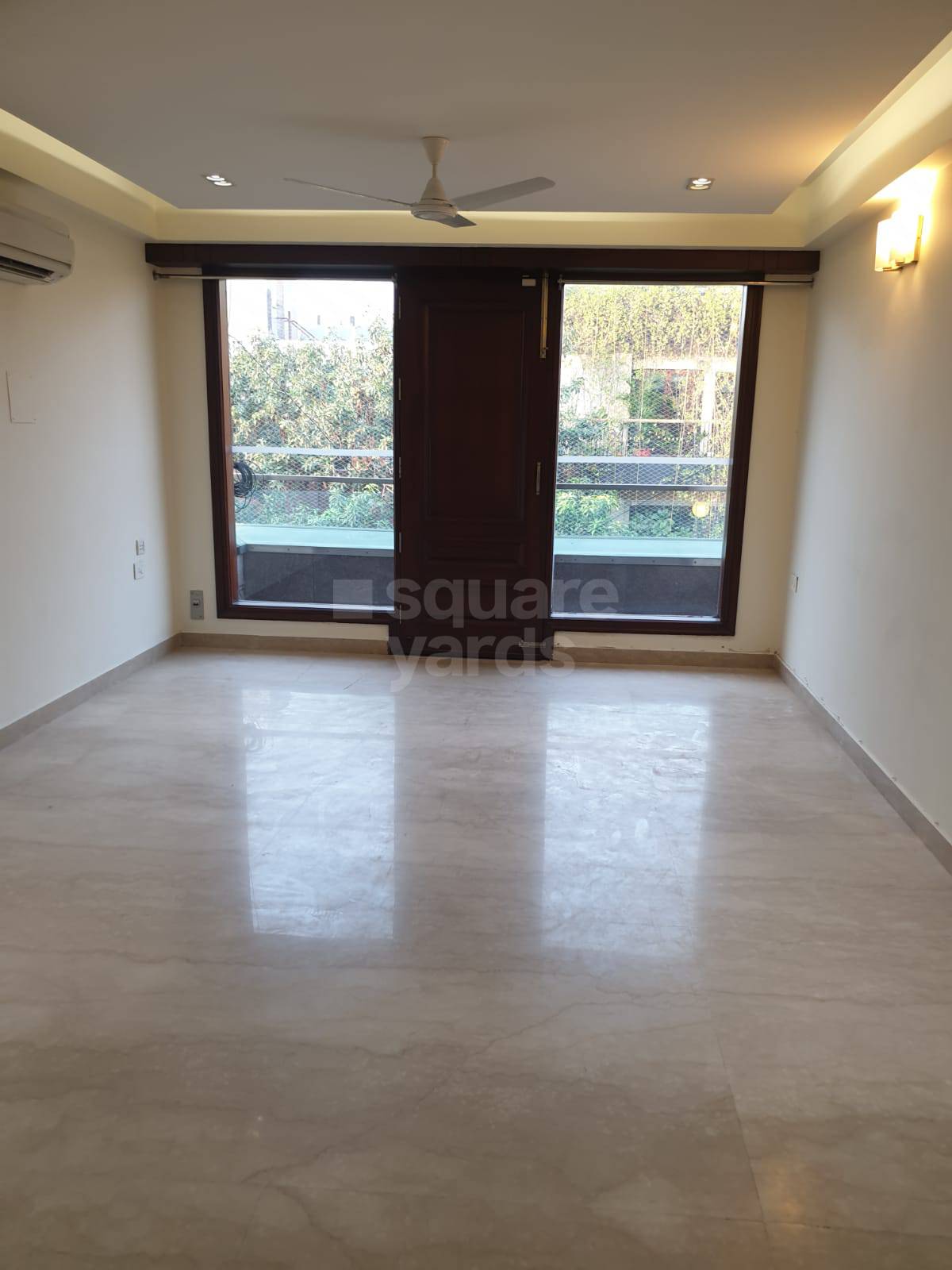 Rental 3 Bedroom 2700 Sq.Ft. Apartment in Defence Colony Villas