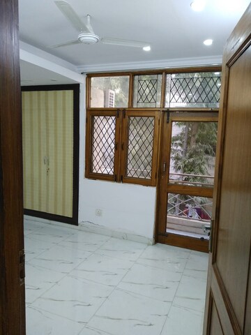 Room in 1 BHK Builder Floor at Lajpat Nagar – for Rent
