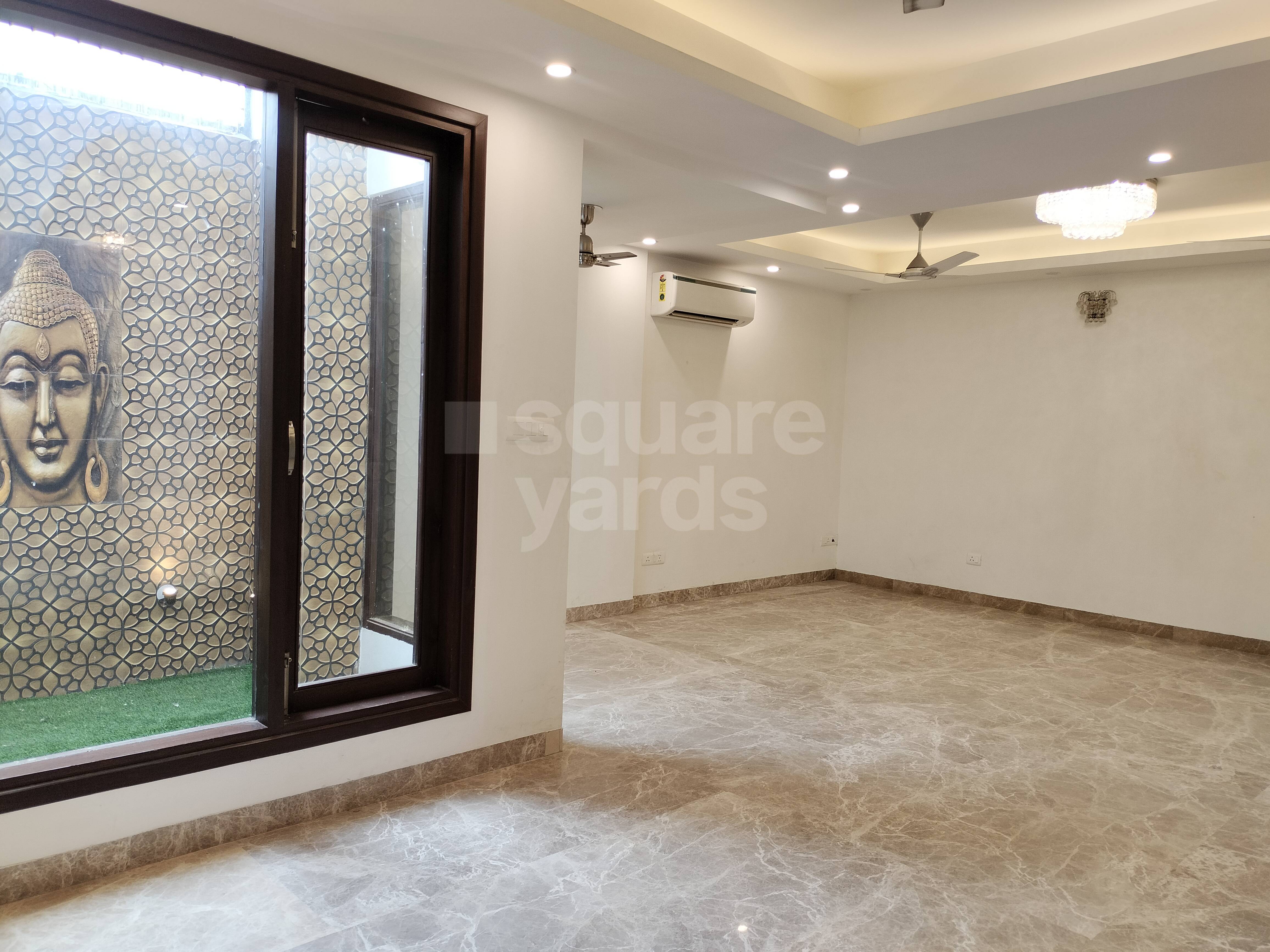 Resale 4 Bedroom 2550 Sq.Ft. Apartment in RWA Hauz Khas Block C 5, Hauz