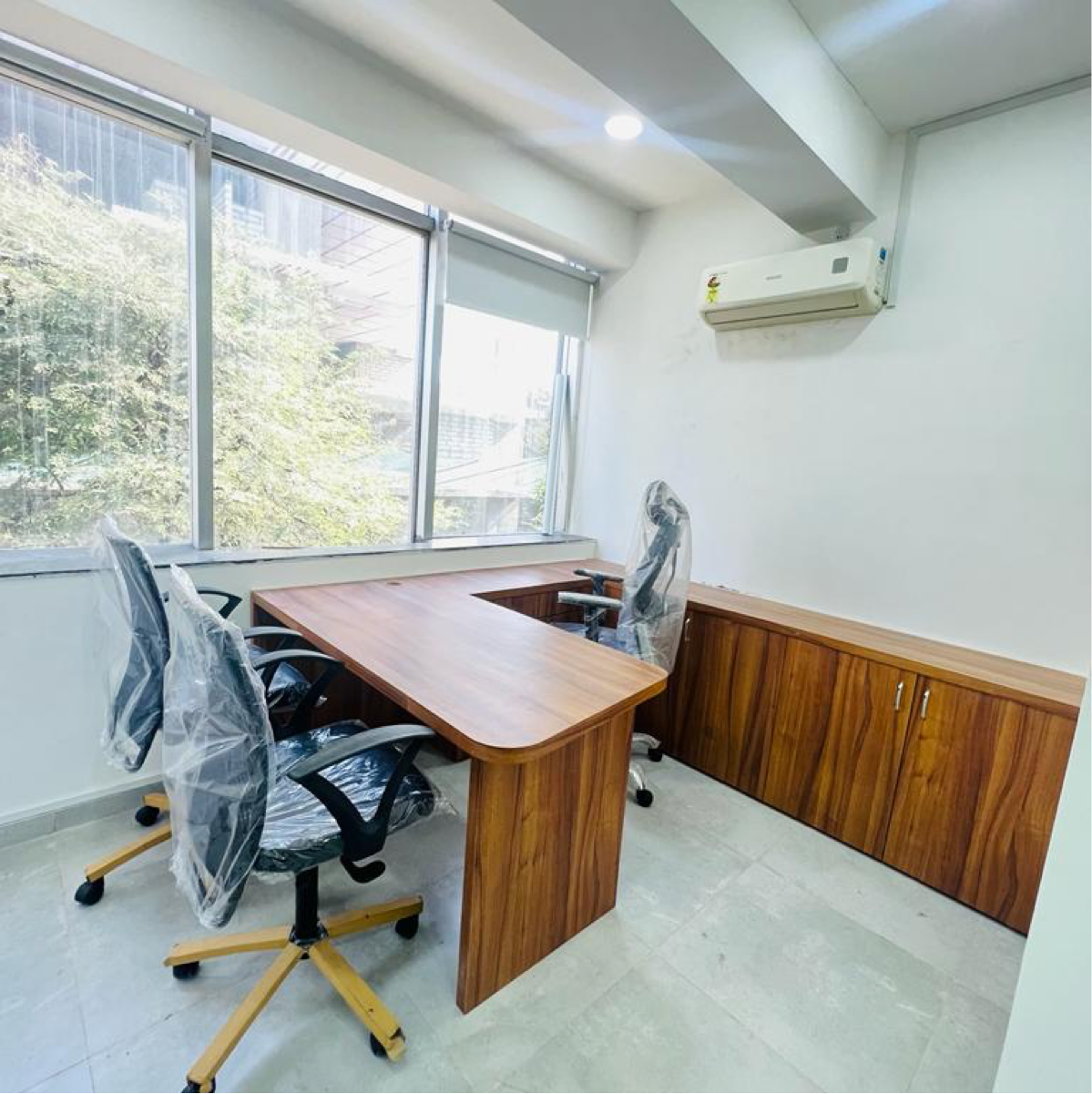 Rental Commercial Office Space 250 Sq.Ft. in Vishnu Nagar Thane 4881024