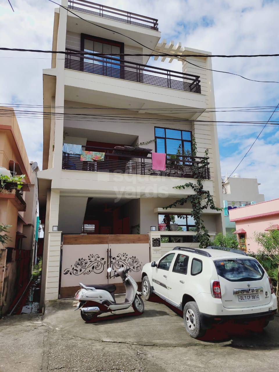 Resale 4 Bedroom 2470 Sq.Ft. Independent House in Mothrowala Dehradun