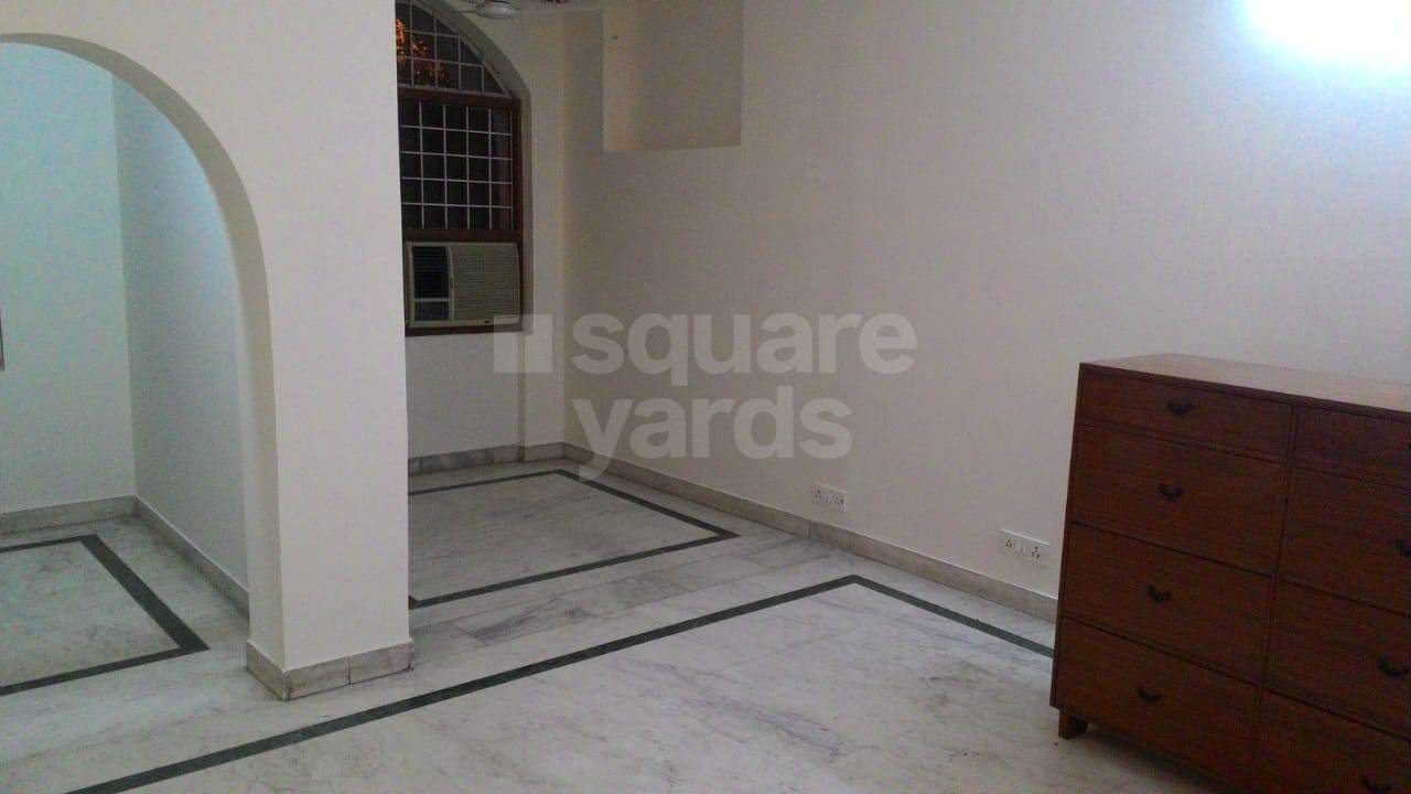 Resale 3 Bedroom 2000 Sq.Ft. Apartment in Saraswati Narmada Ganga