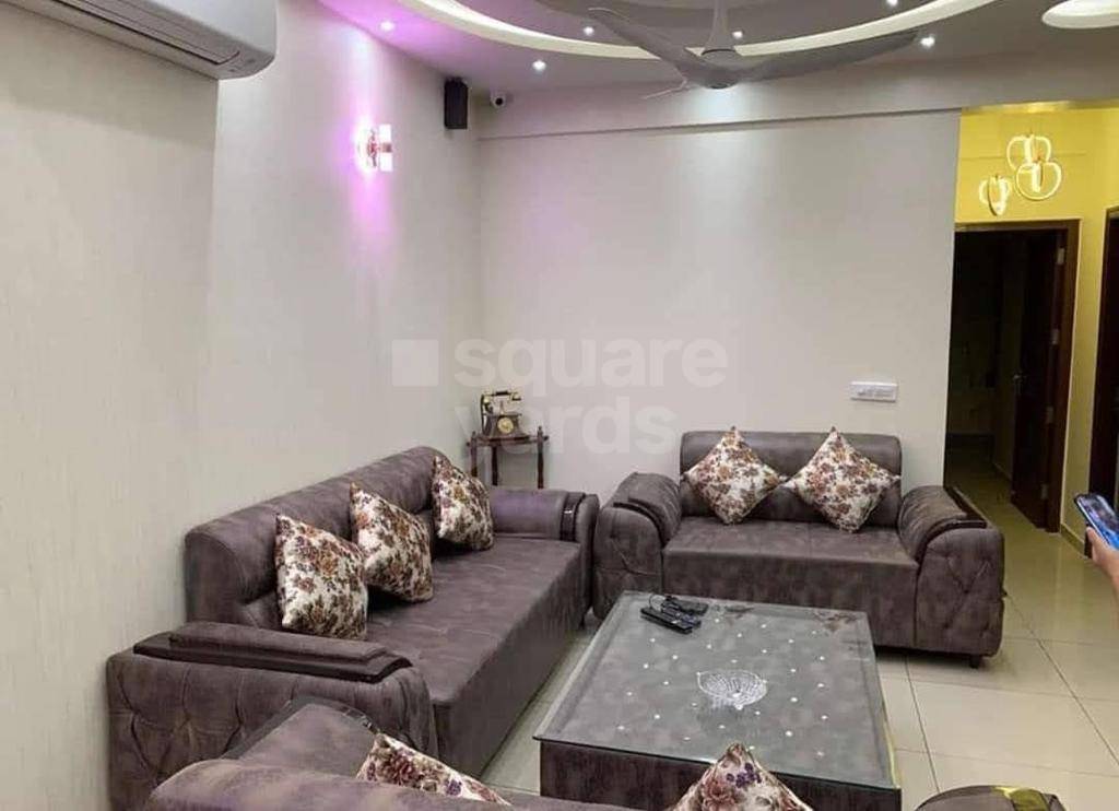 Rental 3 Bedroom 1550 Sq.Ft. Apartment in Defence Enclave Noida, Sector