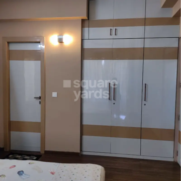 Room in 3 BHK Apartment at M3M Ikonic, Sector 68 – for Rent