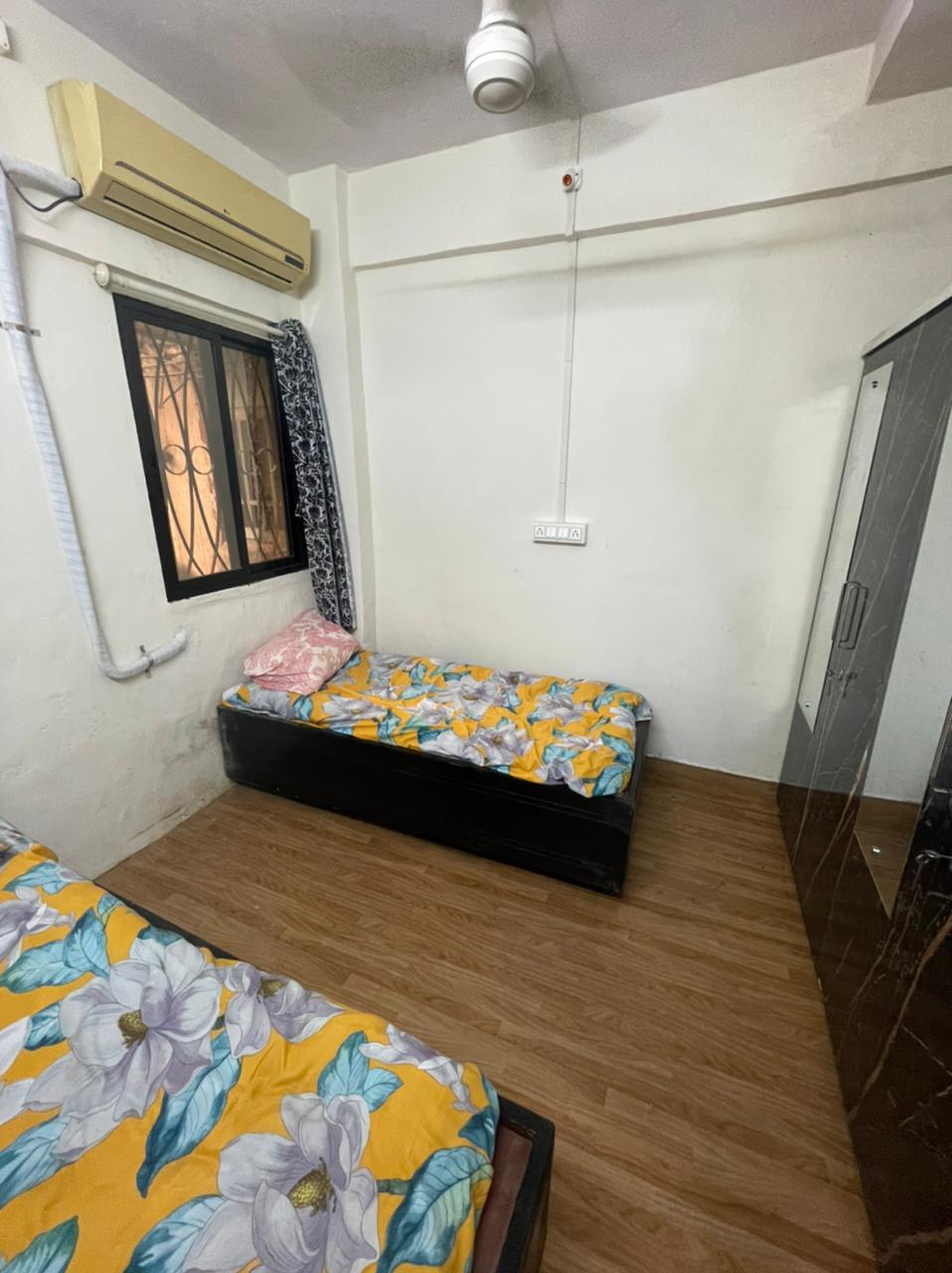 Rental 2 Bedroom 400 Sq.Ft. Apartment in Nikita Apartments Vakola