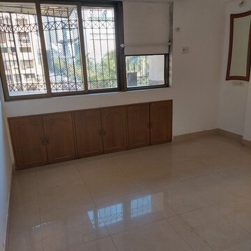 Master Bedroom in 2 BHK Apartment at Andheri West – for Rent