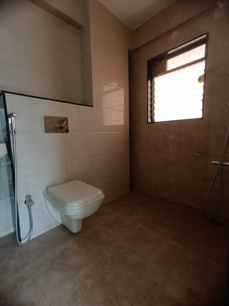 Bathroom, meena-parvati-sadan 3 Bedroom 895 Sq.Ft. Apartment In Chembur Mumbai 4898124