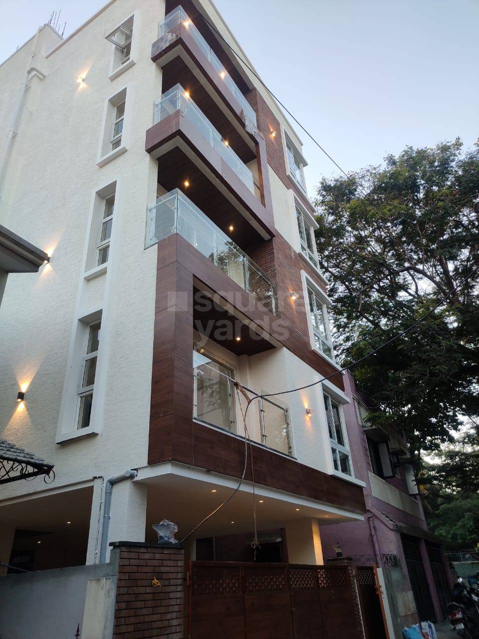 Resale 3 Bedroom 7600 Sq.Ft. Apartment in Regency Heights Frazer Town