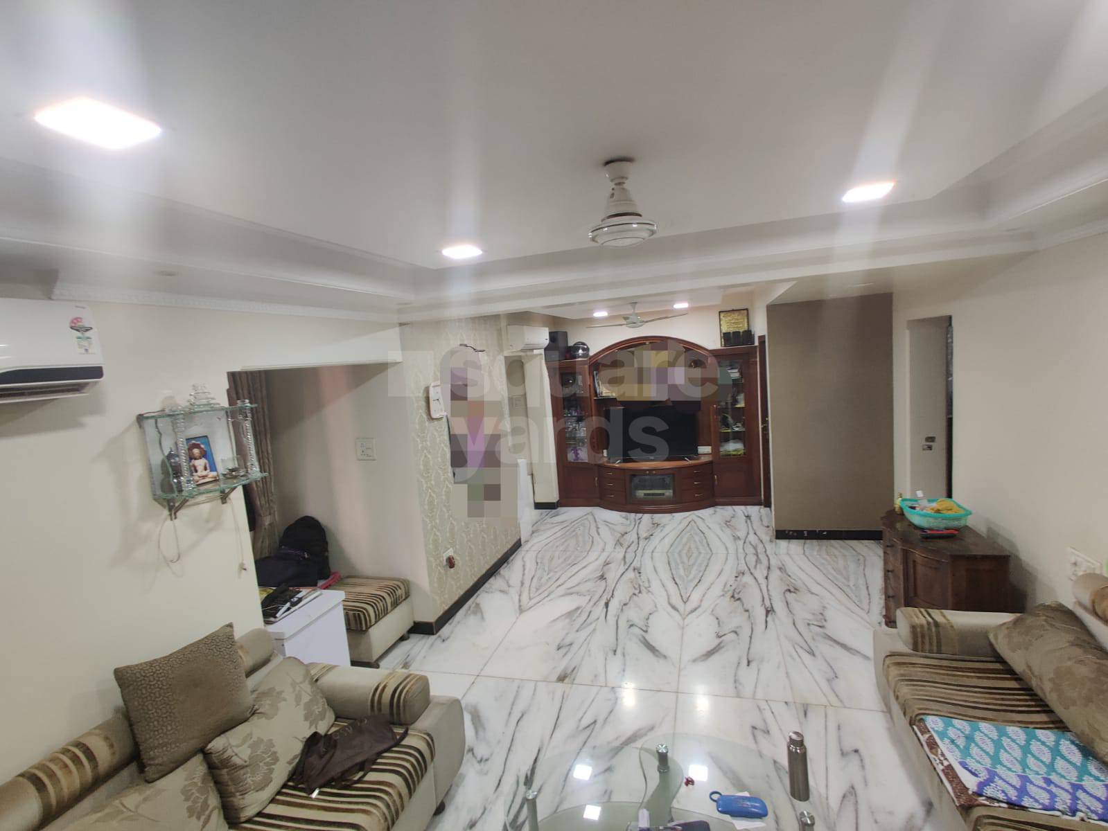 Rental 4 Bedroom 1250 Sq.Ft. Apartment in Savarkar Sadan, Dadar West