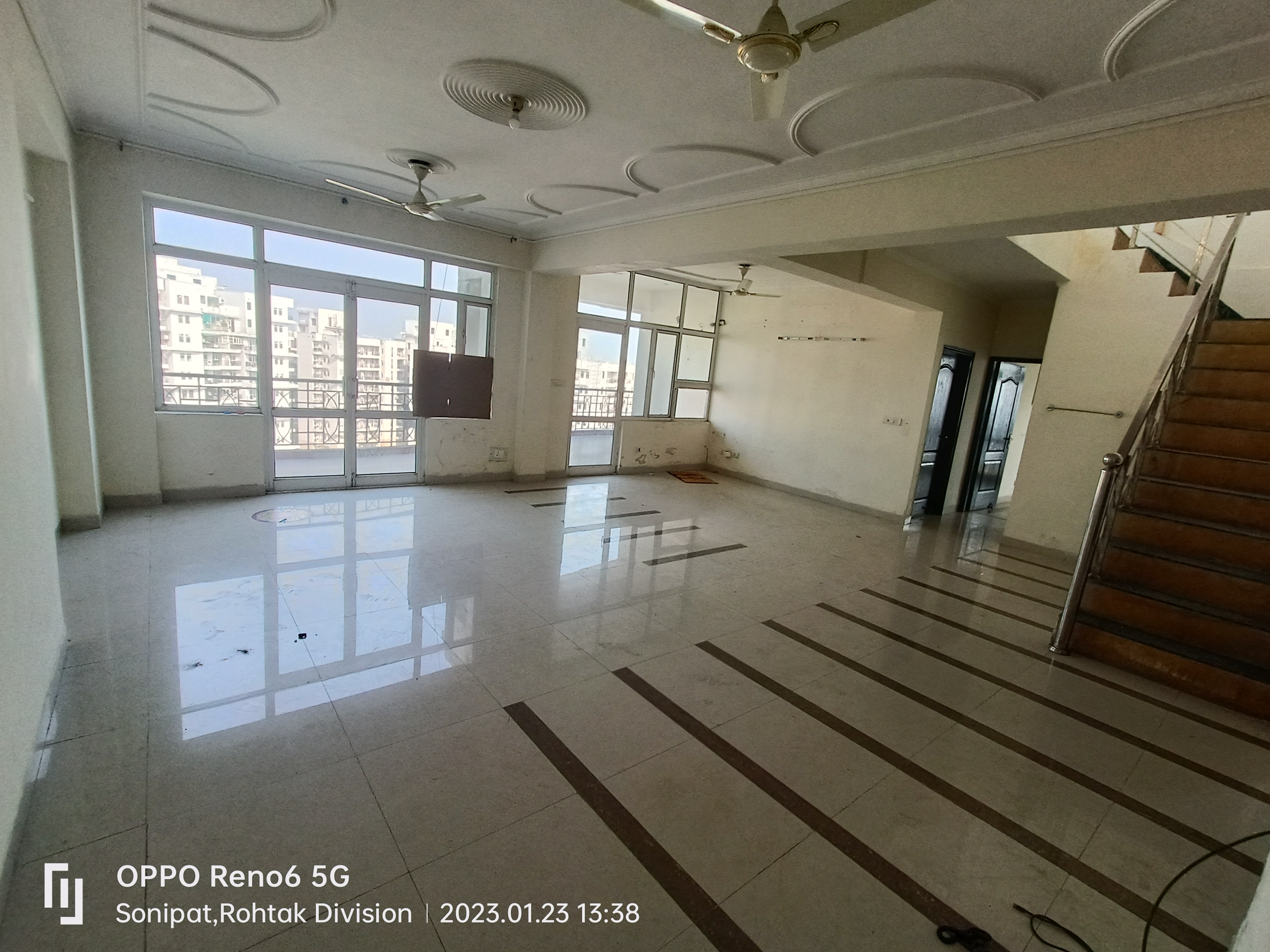 Rental 4 Bedroom 2190 Sq.Ft. Apartment in Parker Residency, Sector 61