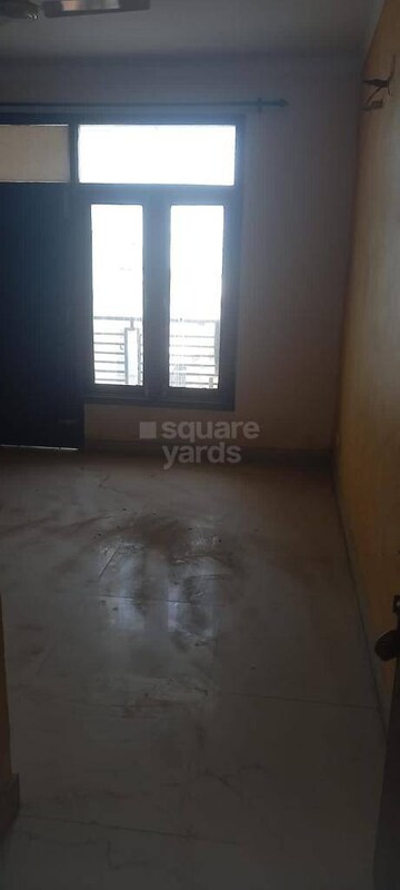 Room in 3 BHK Apartment at Vip Road – for Sale