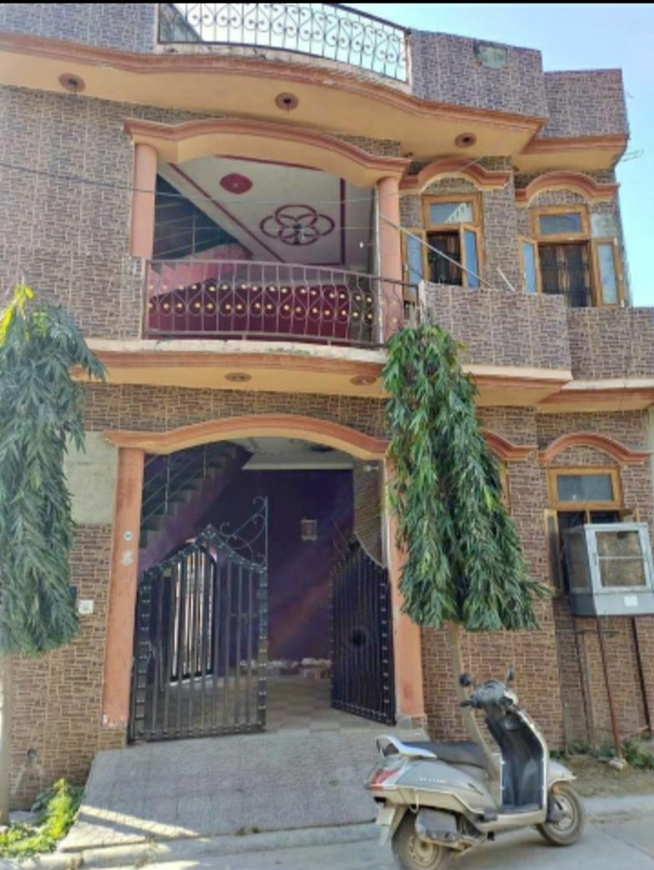 Resale 3 Bedroom 2152 Sq.Ft. Independent House in Gomati Nagar Lucknow