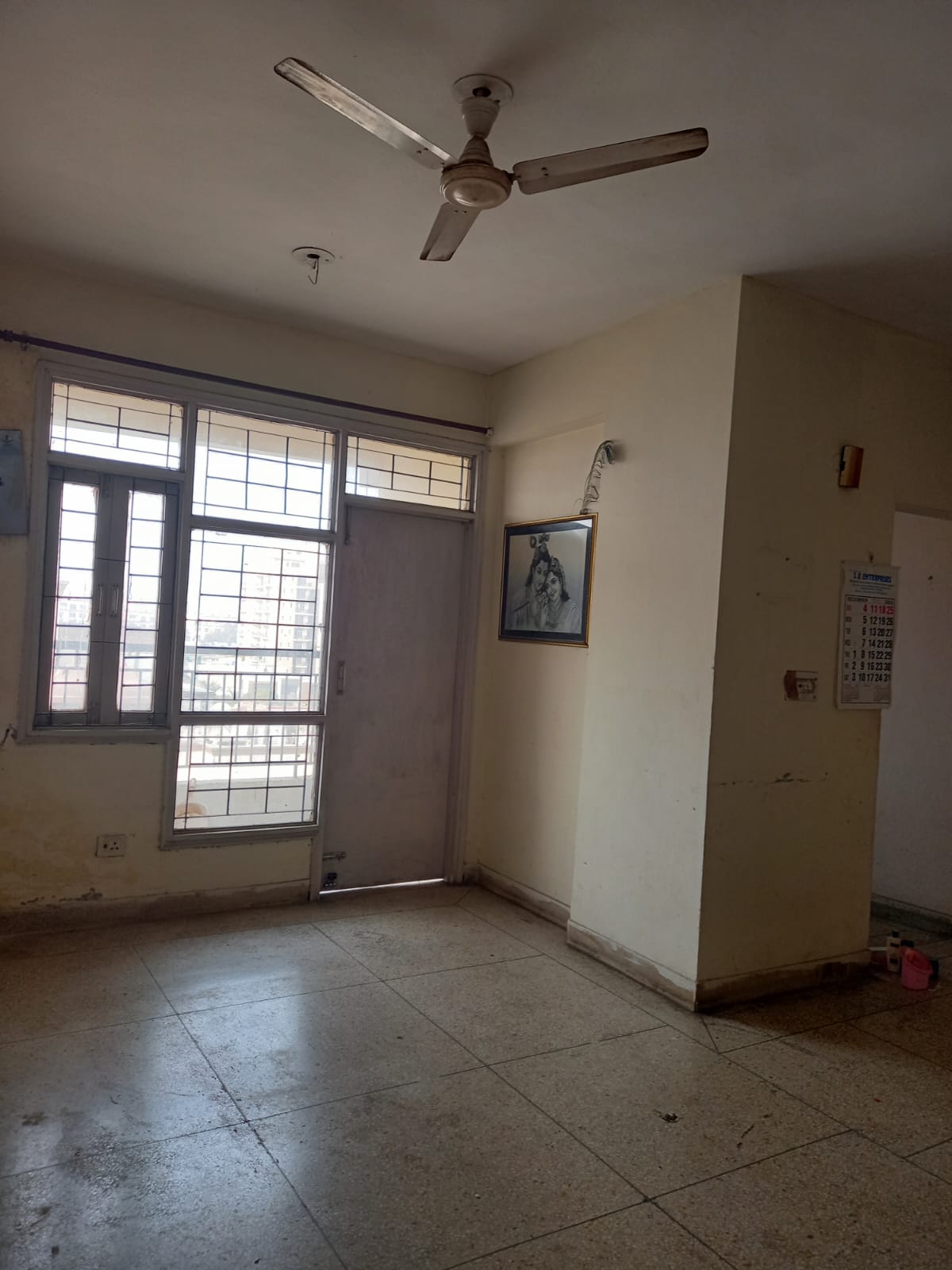 Resale 3 Bedroom 1450 Sq.Ft. Apartment in SFS Flats Mayur Vihar, Mayur