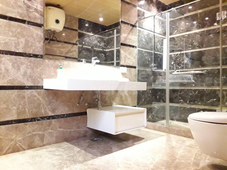 Bathroom, navjeevan vihar 3 Bedroom 2200 Sq.Ft. Builder Floor In Navjeevan Vihar Delhi 4928858
