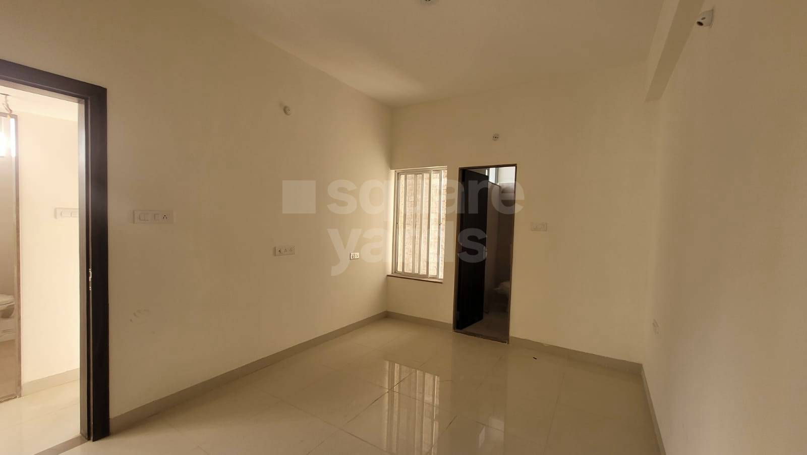 Resale 2 Bedroom 850 Sq.Ft. Apartment in MR11 Indore 4932035