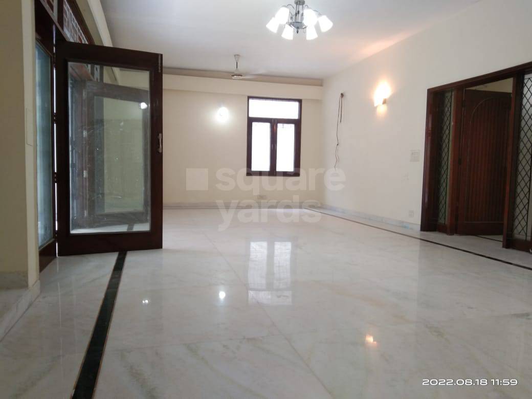 Rental 4 Bedroom 5500 Sq.Ft. Apartment in Mayfair Garden Delhi 4936887