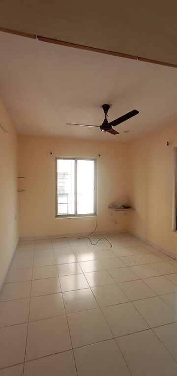 Room in 3 BHK Apartment at Wanowrie – for Sale