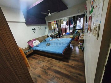 Bedroom in 3 BHK Apartment at Andheri West – for Rent