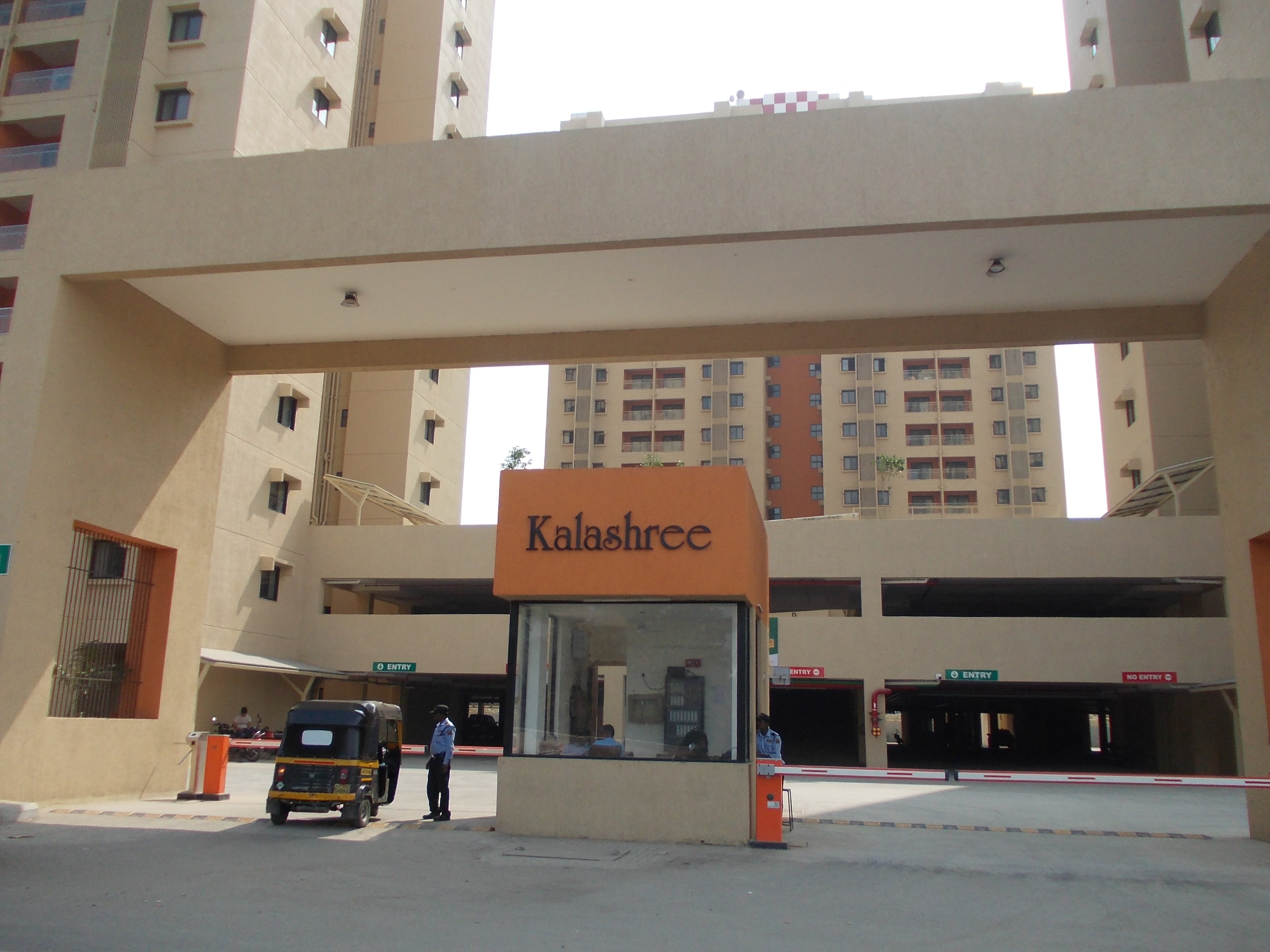 2.5 BHK + Servant Room Apartment For Rent in Nanded Kalashree