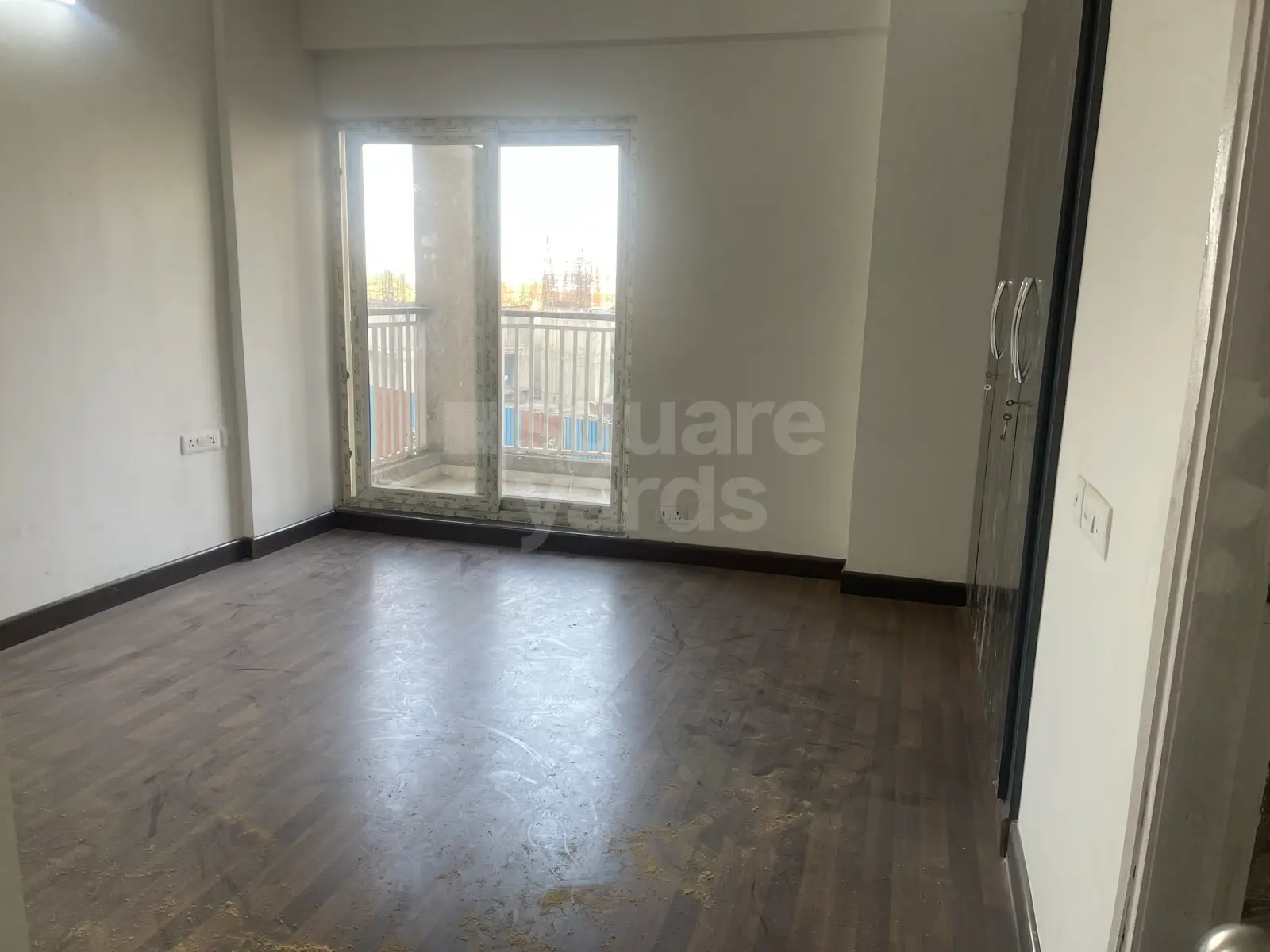 Rental 3 Bedroom 1465 Sq.Ft. Apartment in Shri Radha Sky Gardens, Noida