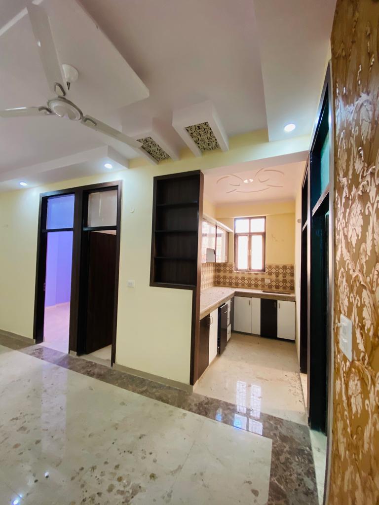 Resale 3 Bedroom 1050 Sq.Ft. Builder Floor in Gulmohar Park Delhi 4951778