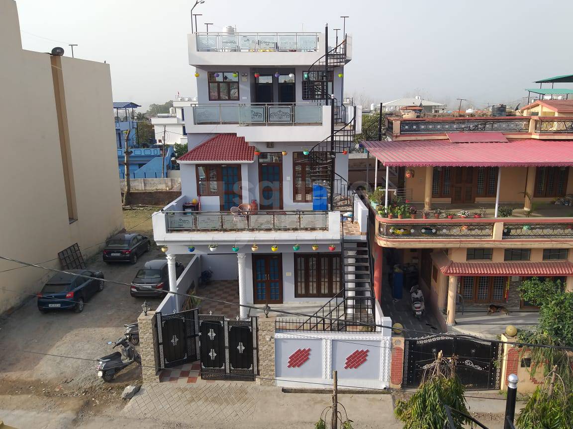 Rental 1 Bedroom 300 Sq.Ft. Independent House in Aman Luxury Apartments