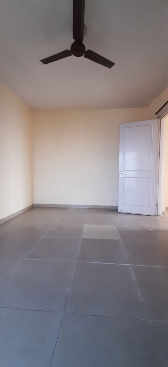 Resale 3 Bedroom 1380 Sq.Ft. Apartment in Eros Wembley Estate, Sector 50 Gurgaon 4958938