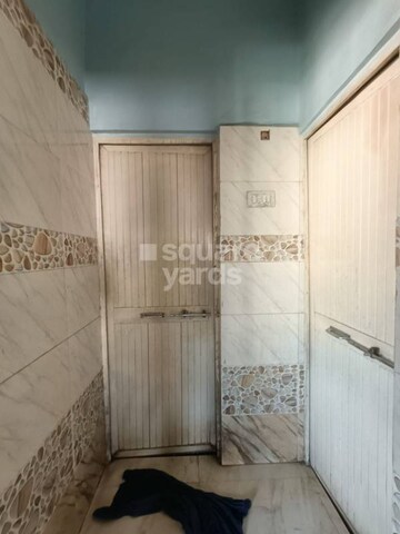 Bathroom in 1 BHK Apartment at Seawoods – for Rent