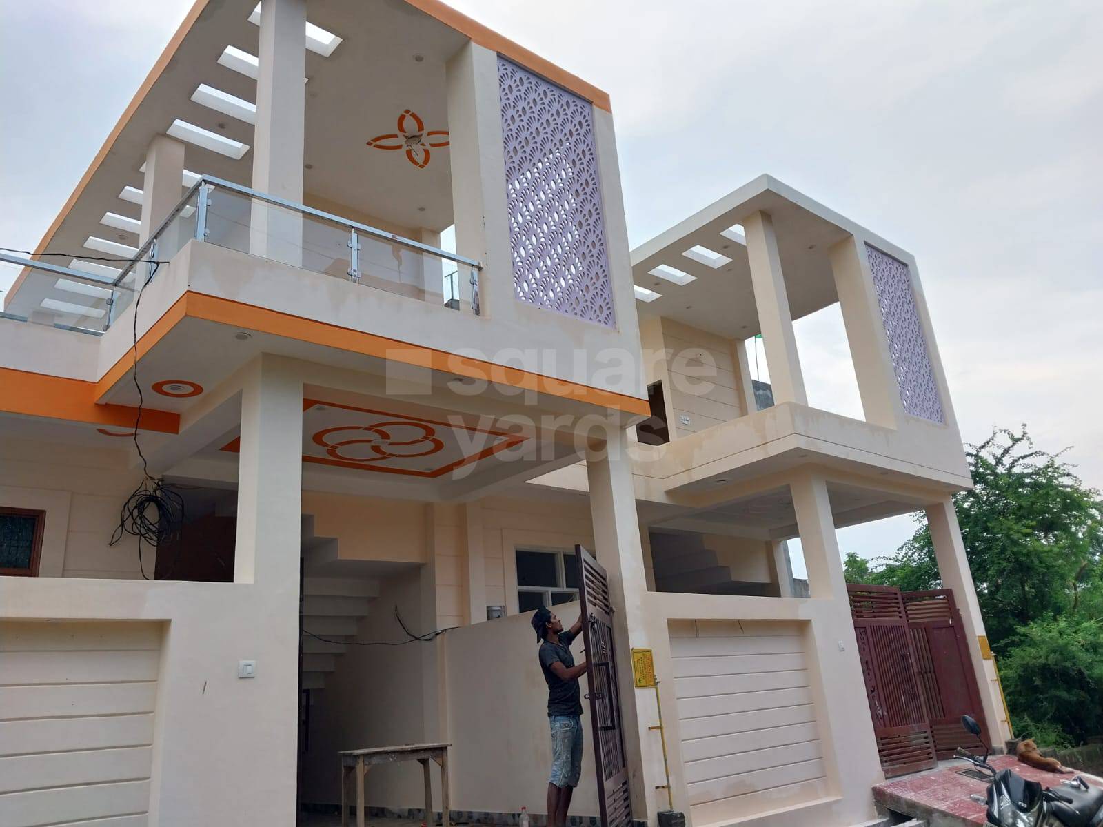 Resale 4 Bedroom 1450 Sq.Ft. Independent House in Alaknanda Apartment Gomti Nagar, Gomti Nagar