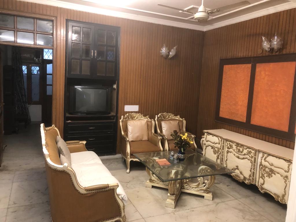 Rental 3 Bedroom 3800 Sq.Ft. Independent House in RWA Saket Block J, Saket Delhi 4980976