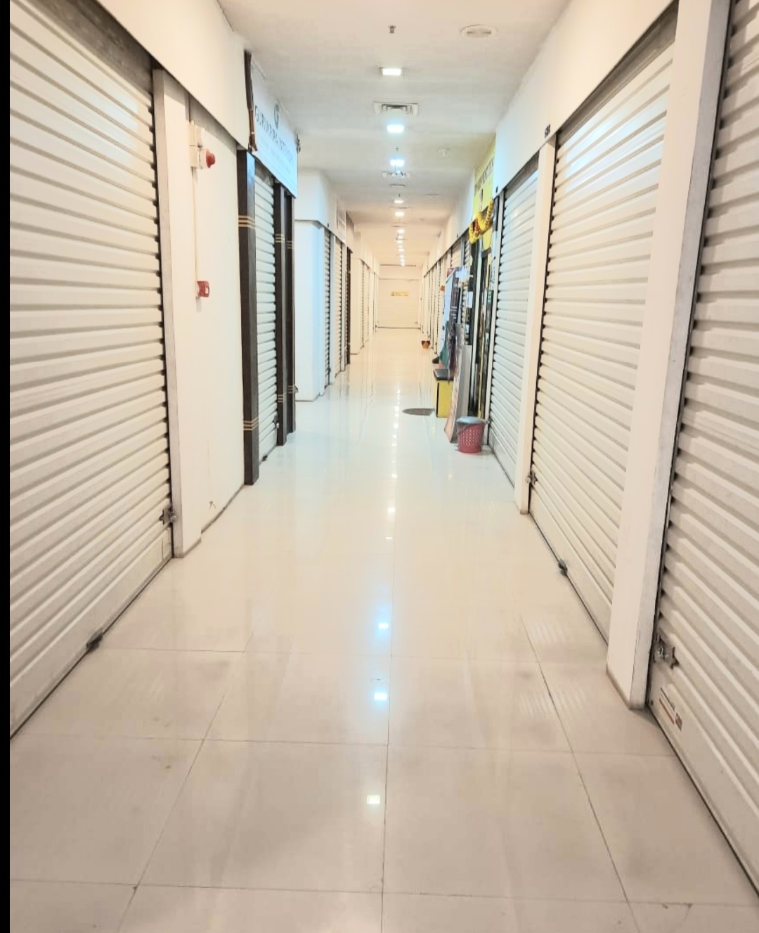 Rental Commercial Office Space 99 Sq.Ft. in Express Zone, Malad East
