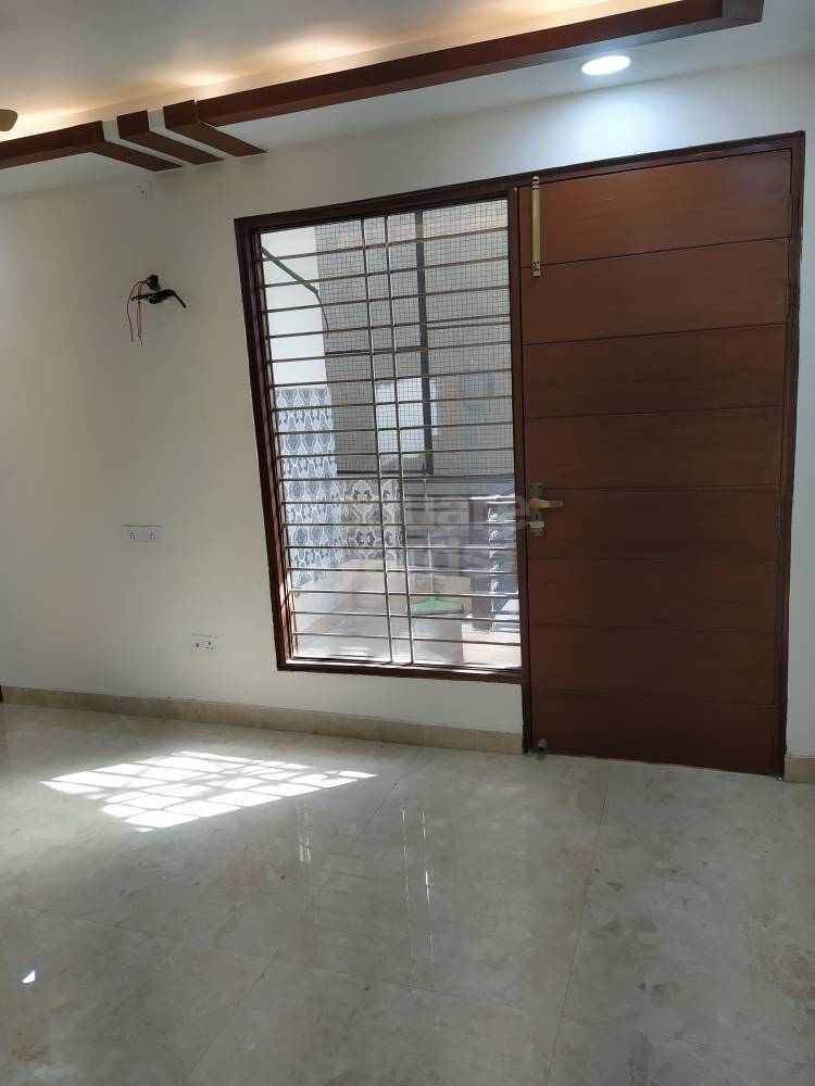 Rental Commercial Warehouse 12000 Sq.Ft. in Sector 37 Faridabad 5284343