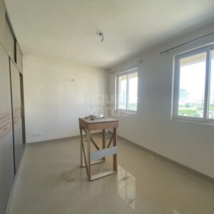 Room in 3.5 BHK Apartment at Emaar Emerald Floors Premier, Sector 65 – for Sale